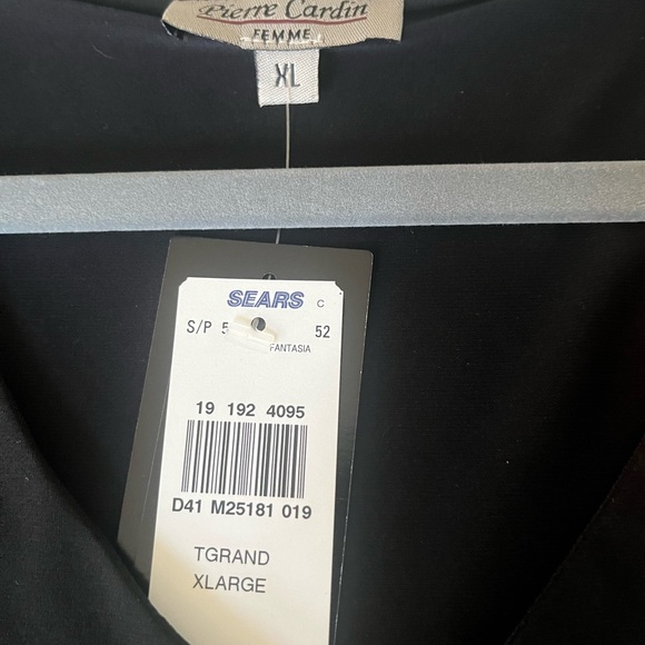 Vintage Pierre Cardin black top with striking red rose ! Xl  new ! Tags attach - Picture 6 of 11